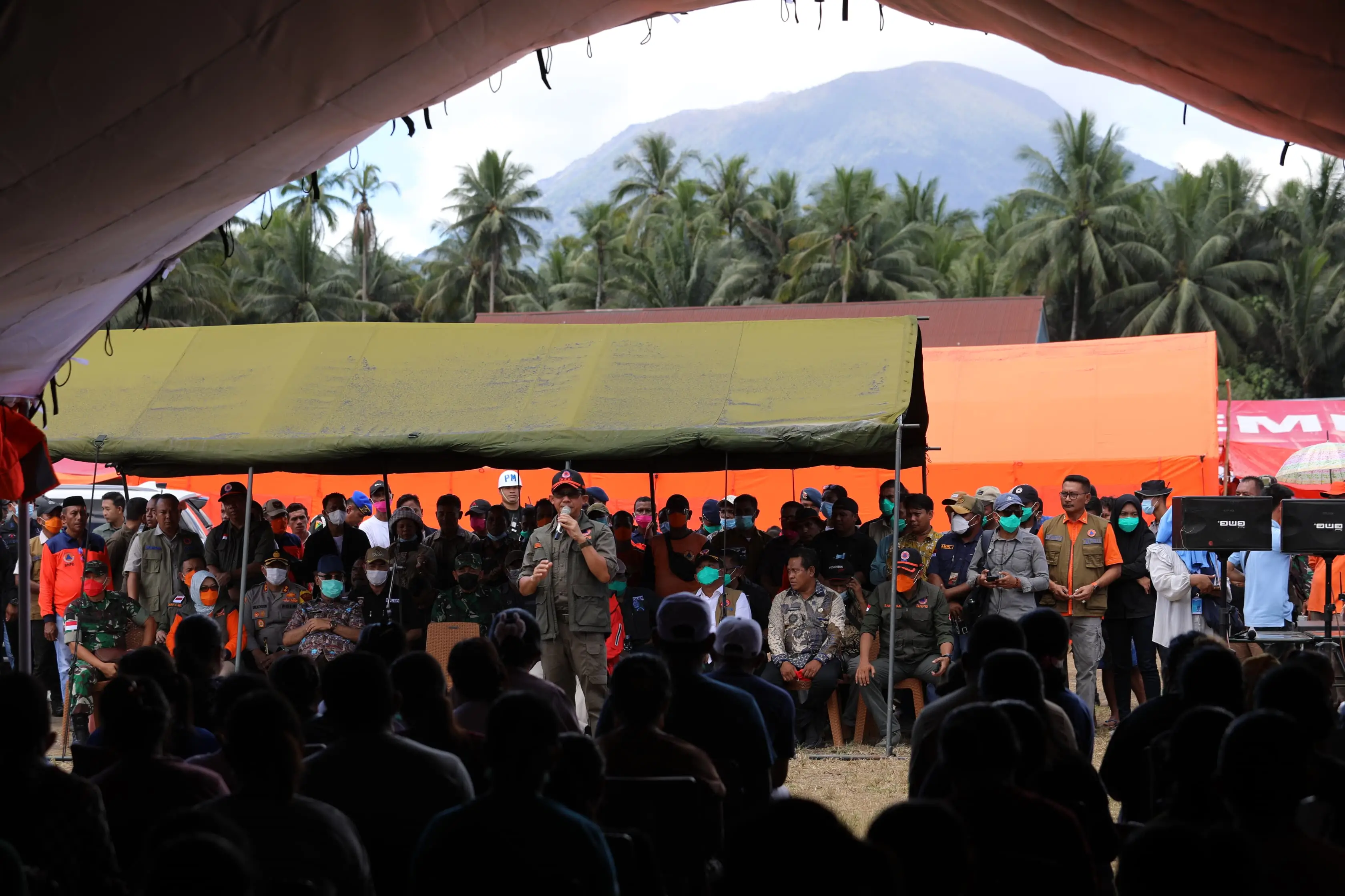 [UPDATE] Kepala BNPB Tinjau Pengungsian Warga Terdampak Erupsi Gunungapi Ibu